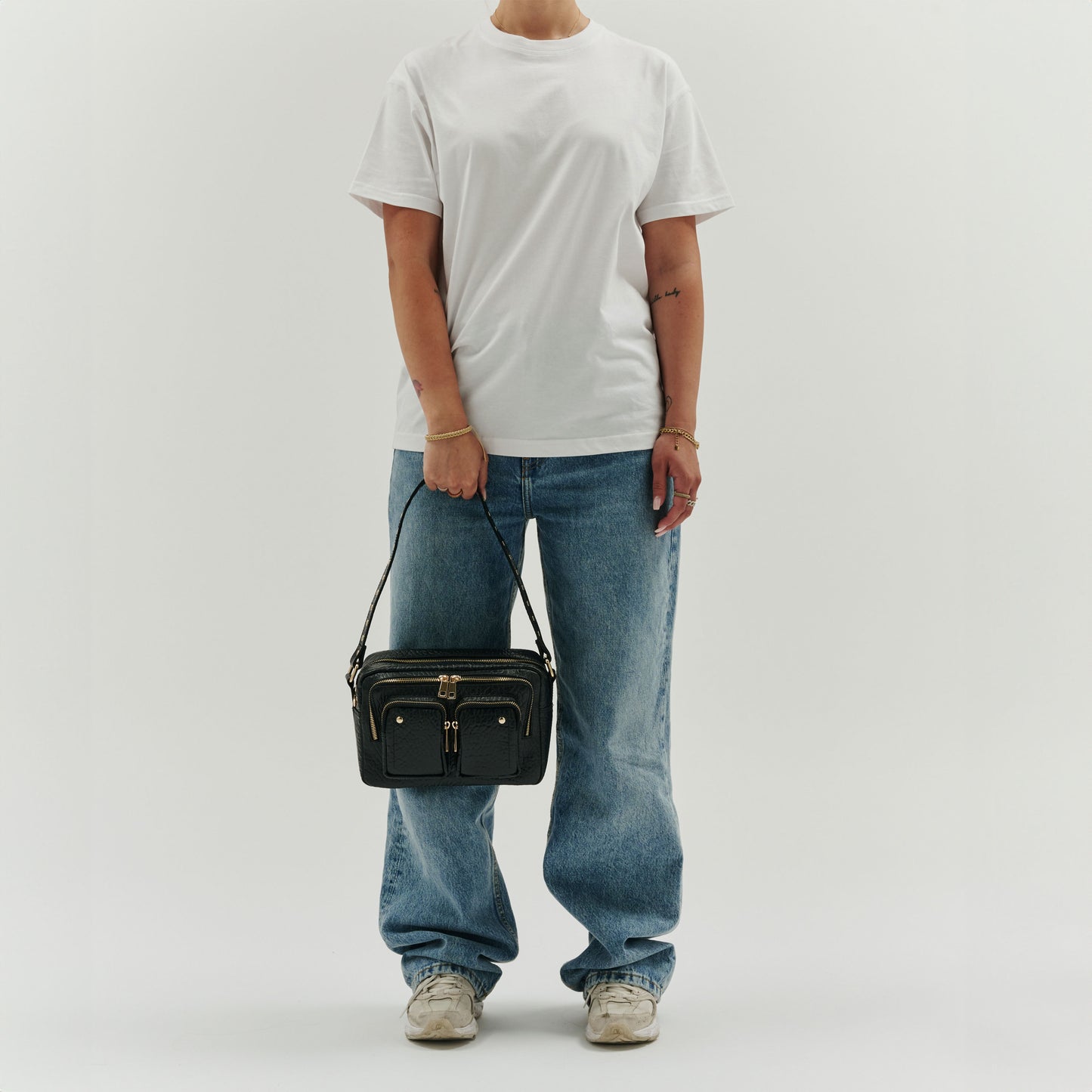 Núnoo Ellie New Zealand Black w. Gold Medium Black