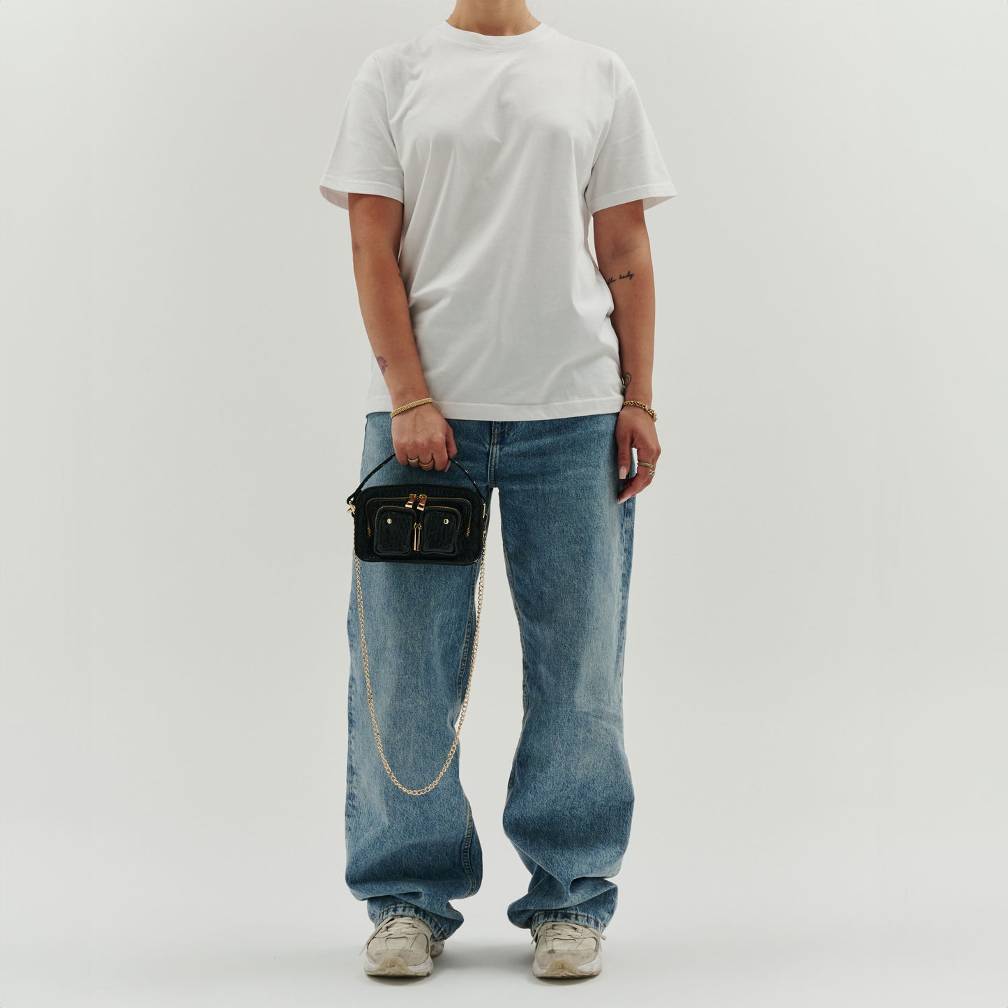 Núnoo Helena New Zealand Black w. gold Small bag Black