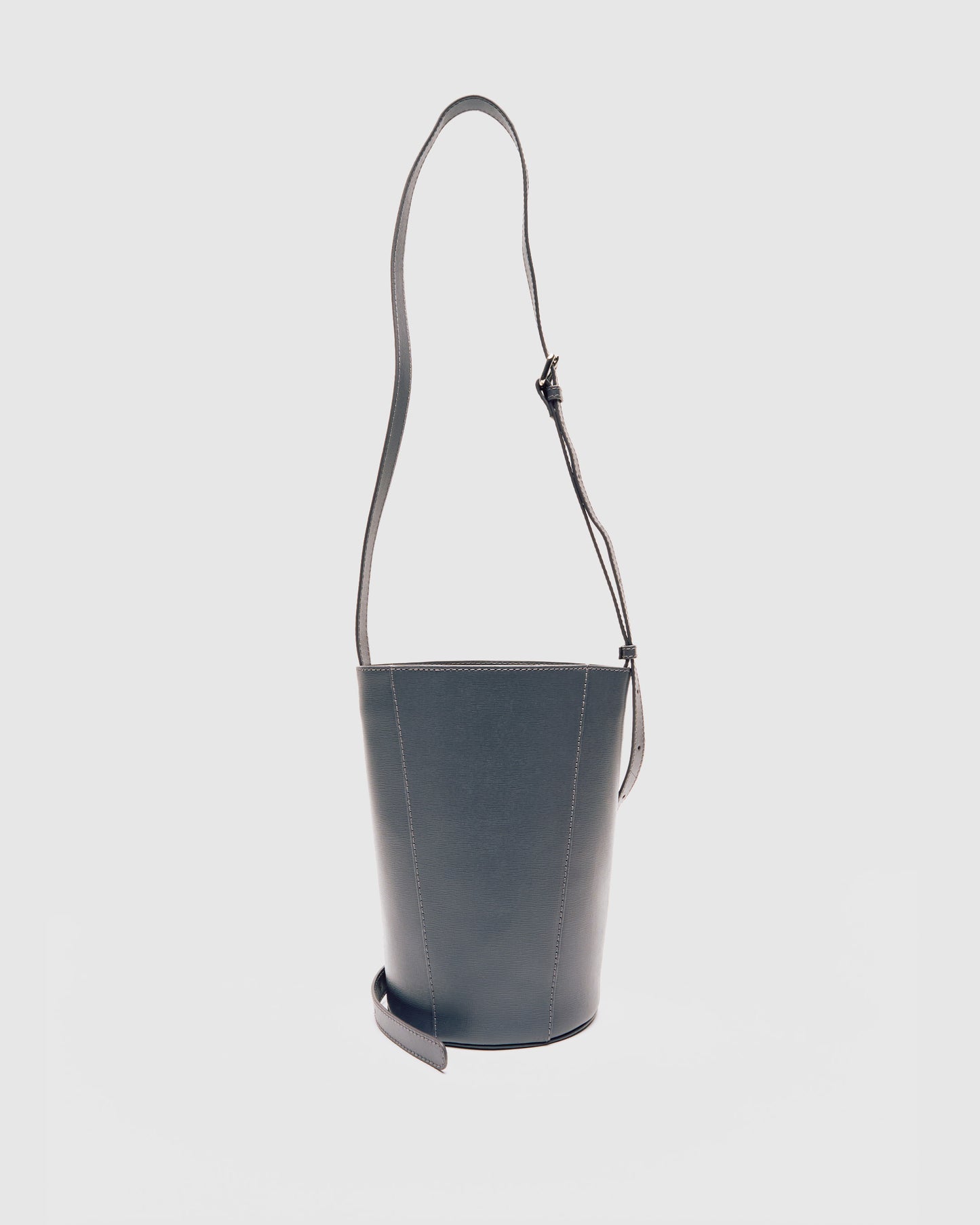 Núnoo Klay Florence Dark Pearl Medium Dark Pearl