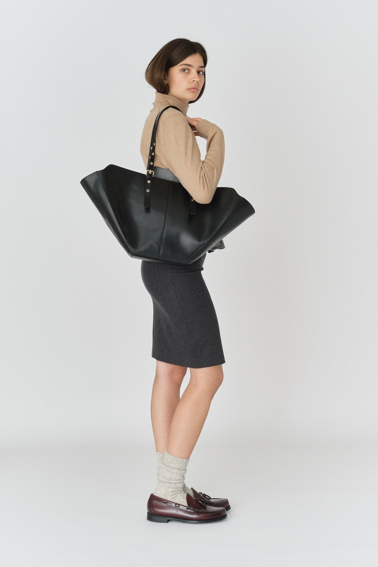 Núnoo Nora Florence Black w. Gold Maxi Black