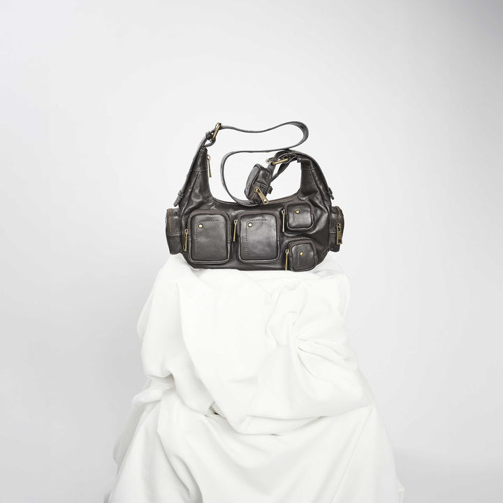 Núnoo Sally Small Pocket Sheep Black w. gold Shoulder bags Black