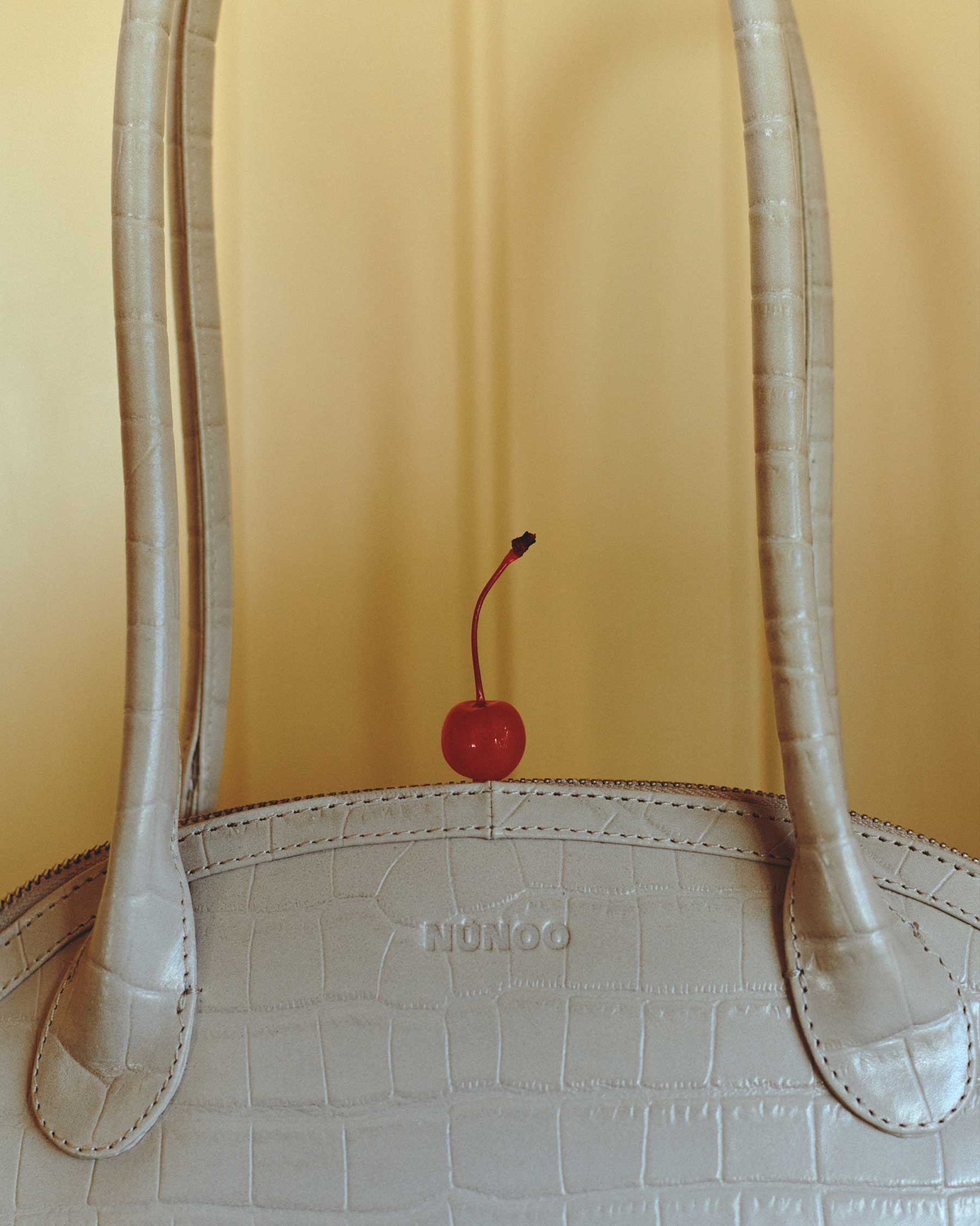 Núnoo Ayo Texas Warm Grey Medium