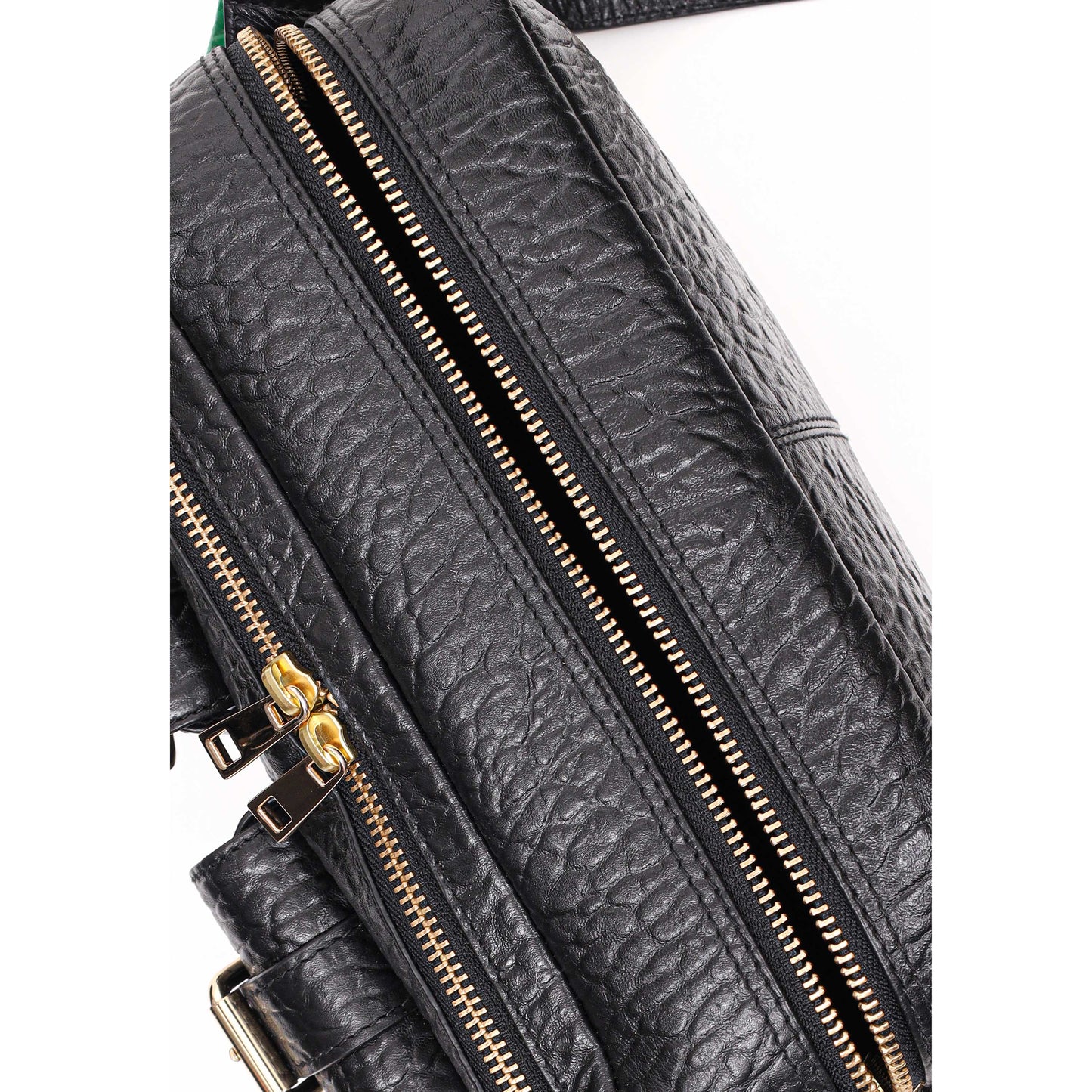 Núnoo Ellie Buckle New Zealand Black w. Gold Shoulder bags Black