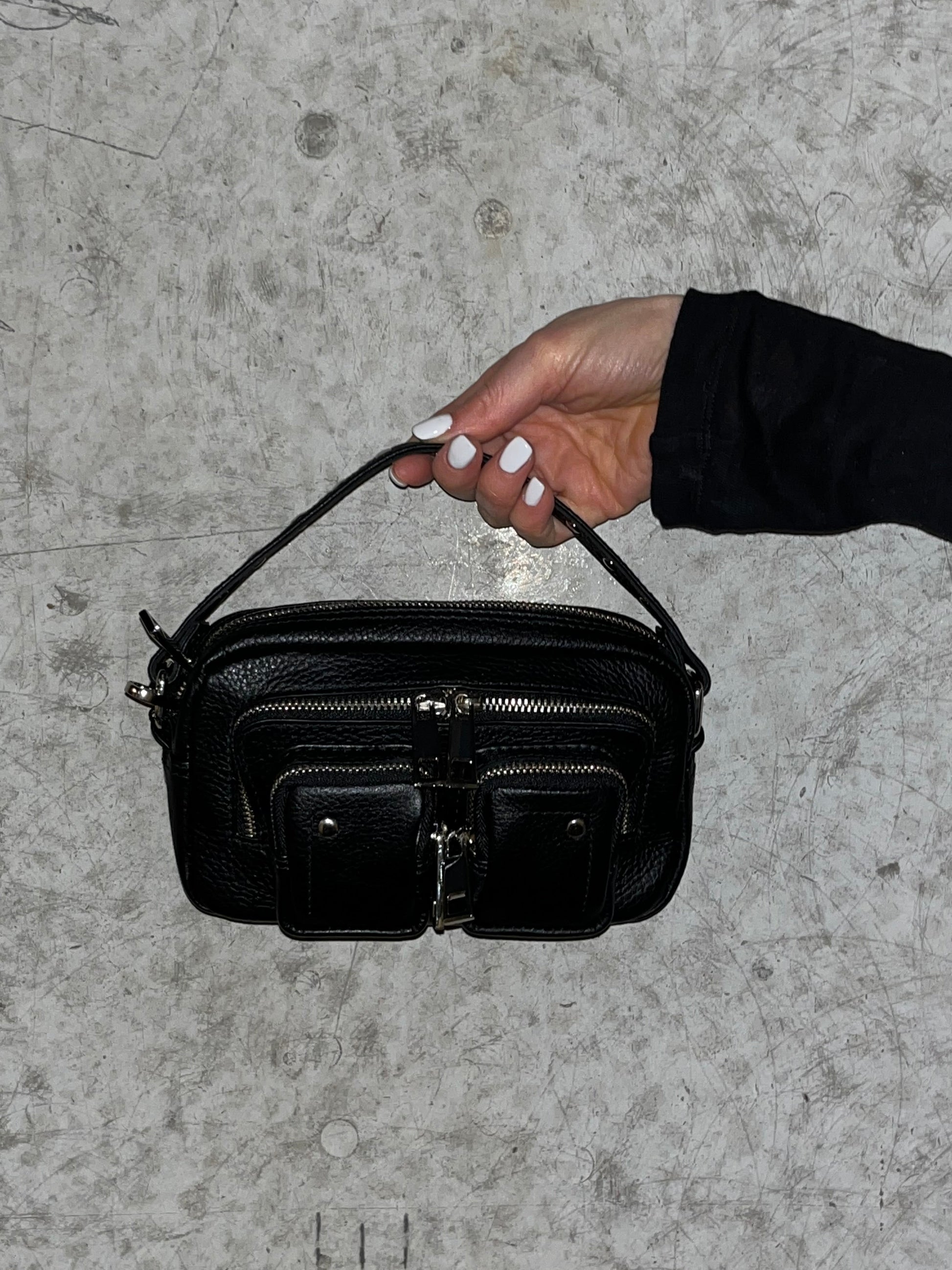 Núnoo Helena Club black Small bag Black