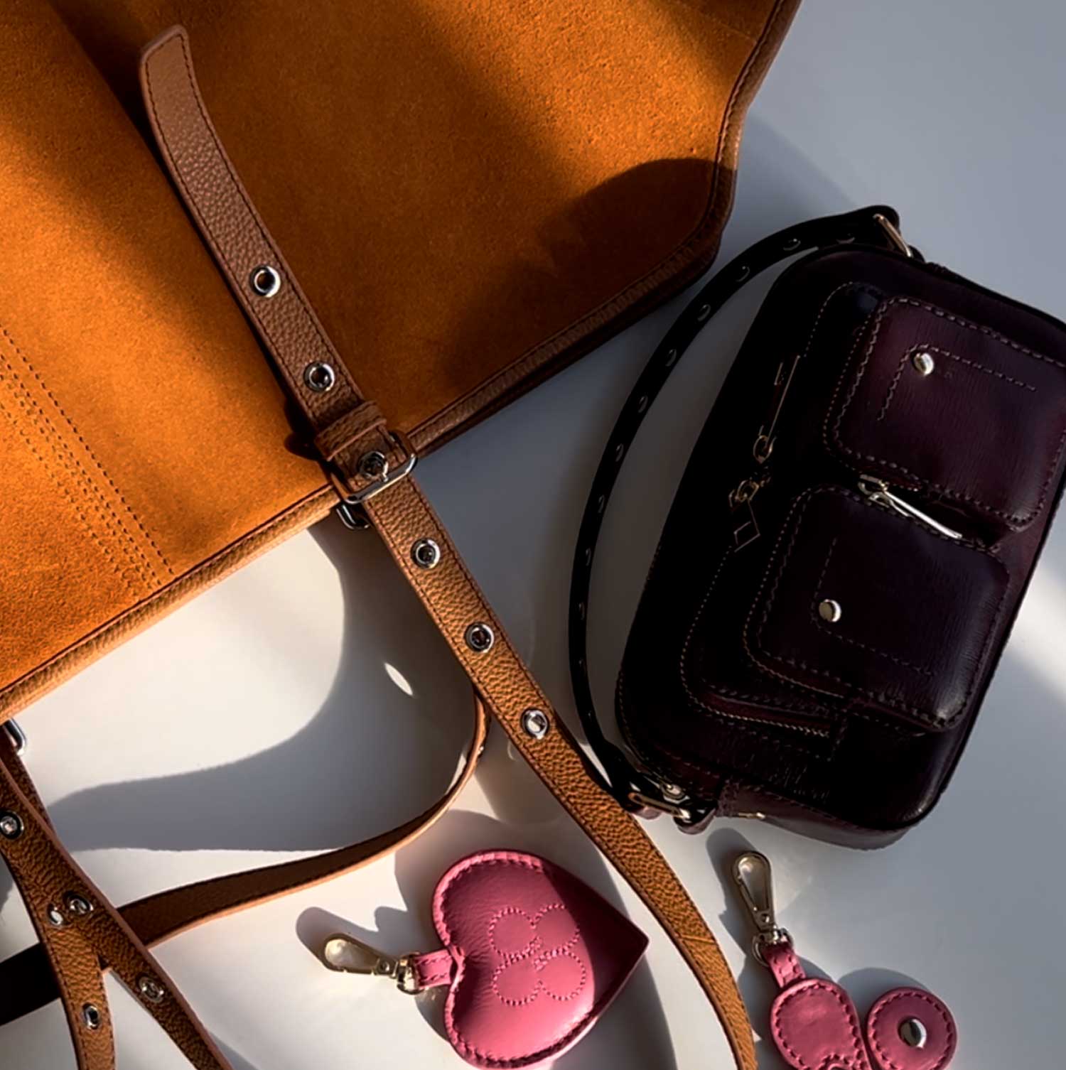 Núnoo Helena Florence Bordeaux w. Gold Small bag Bordeaux